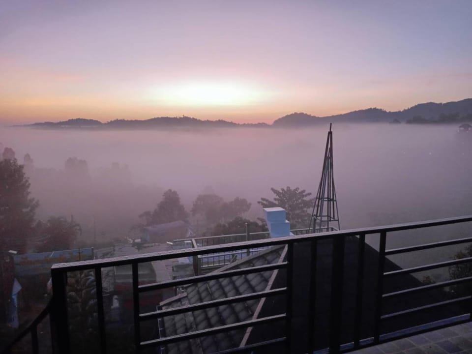 บ้านแช่มช้อย 360 Villa in Laos