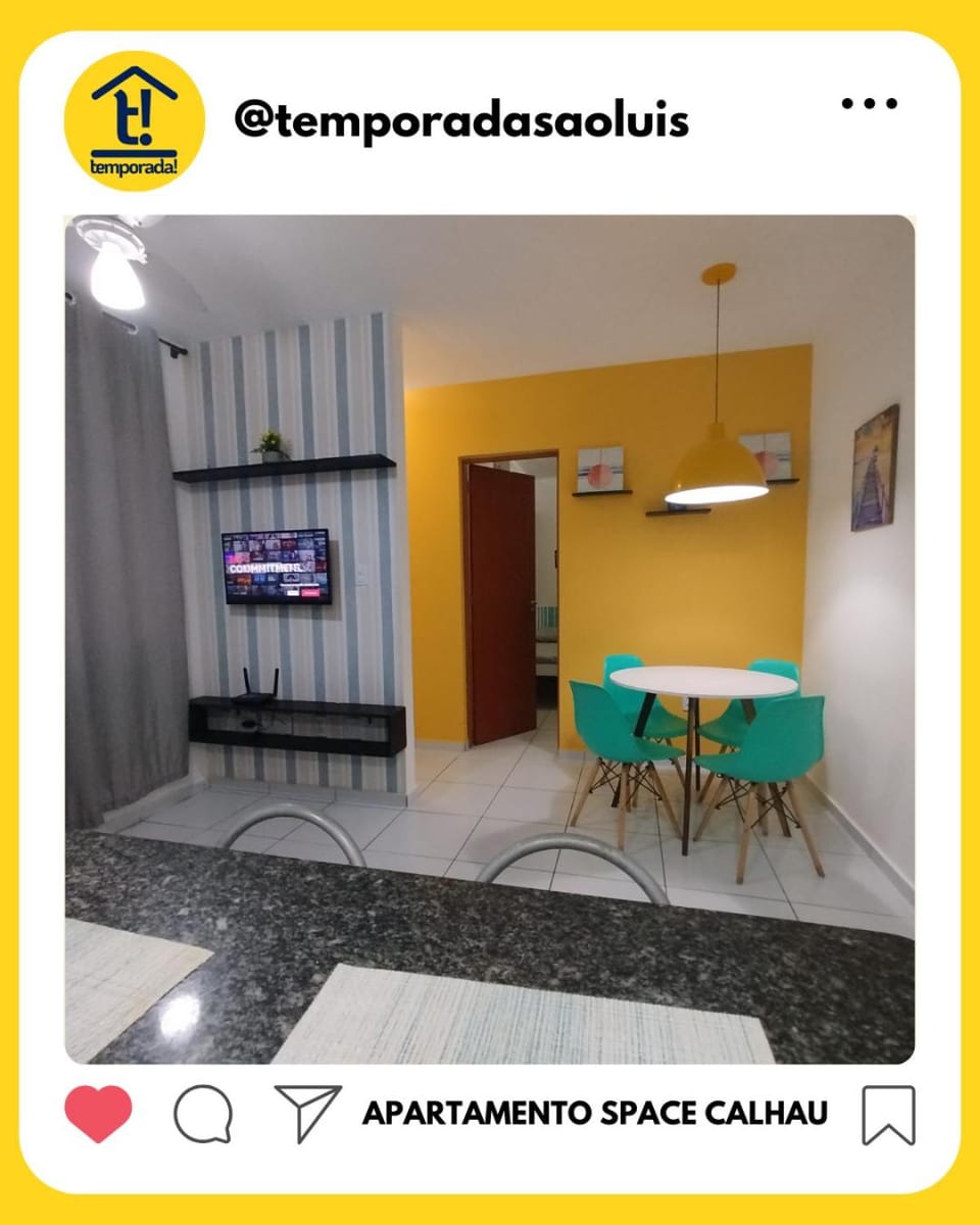 Dining area, Text overlay