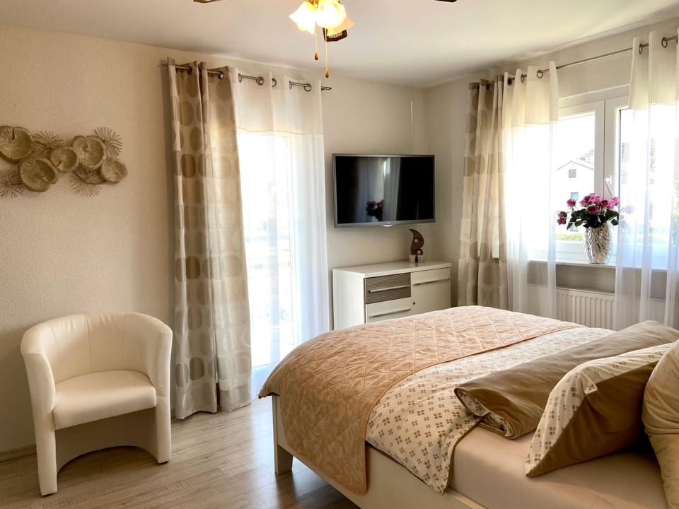 Bed, Bedroom