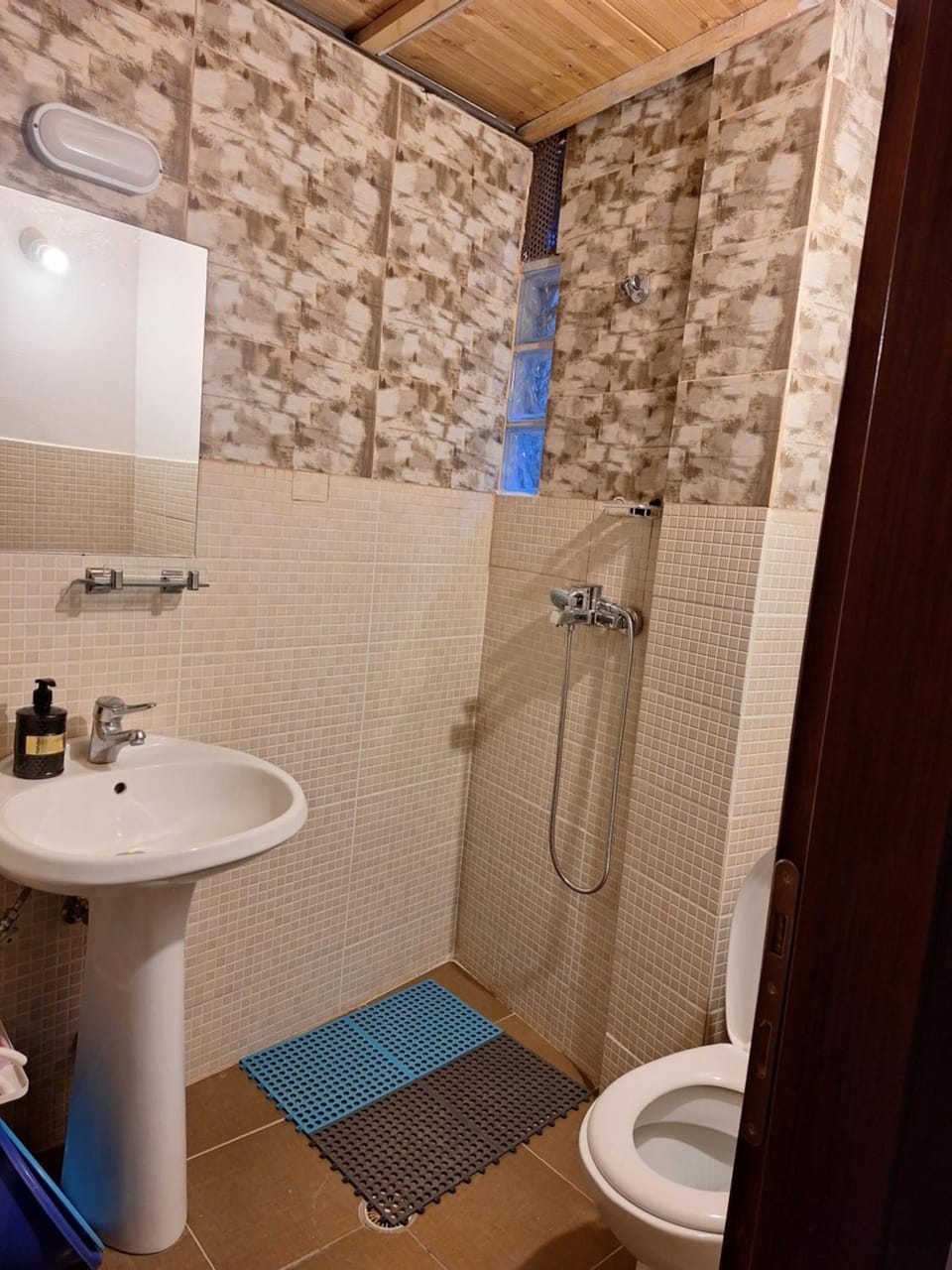 Shower, Toilet, Bathroom