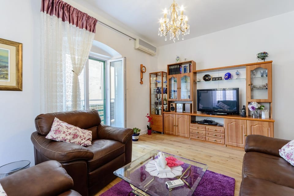 Bird lamp luxury apartment Bačvice, Split Apartment in Split