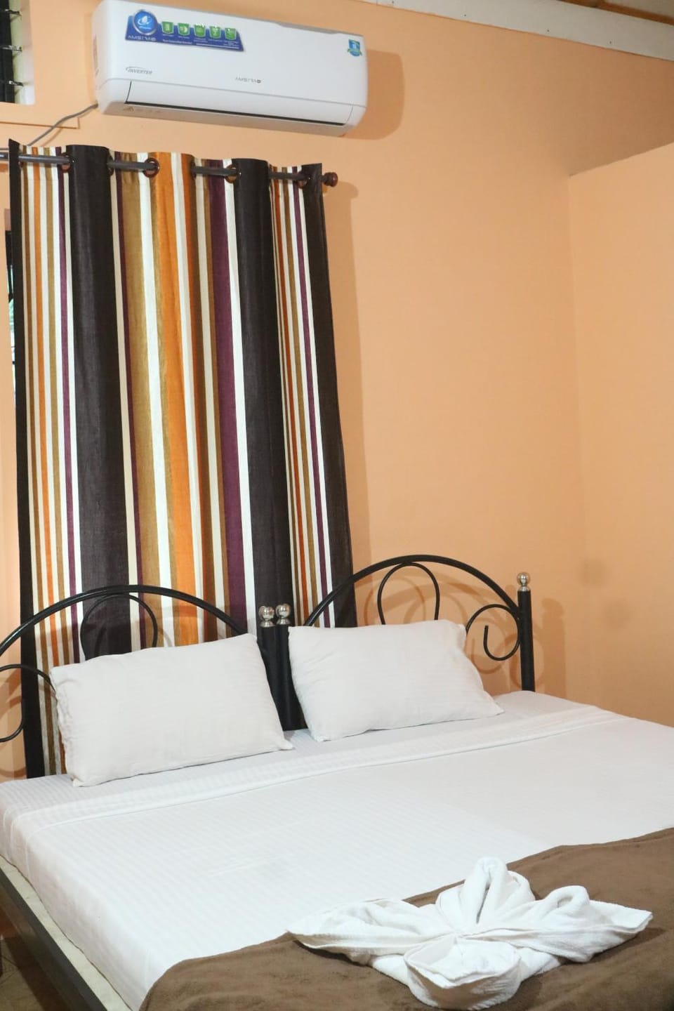Bed, Bedroom, air conditioner