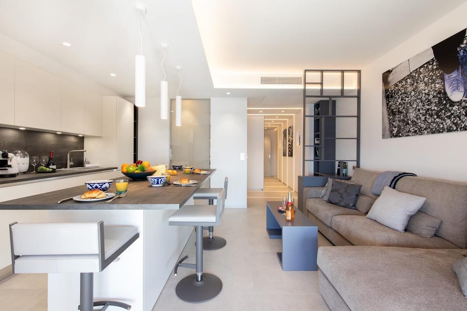 Blue Dreams YourHostHelper Apartment in Cannes