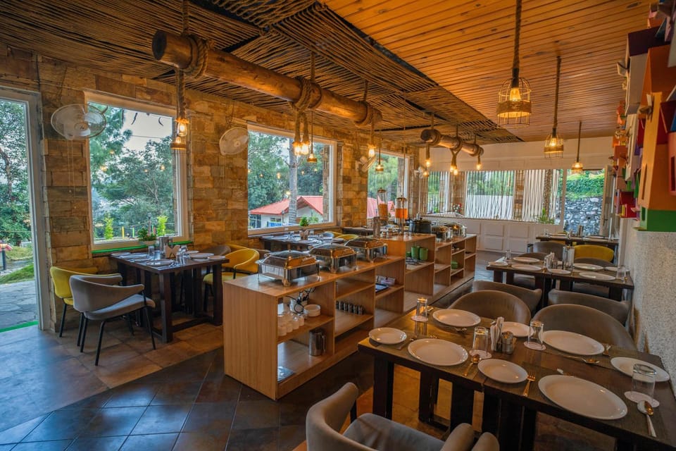 Restaurant/places to eat, Restaurant/places to eat, Food and drinks, Buffet breakfast
