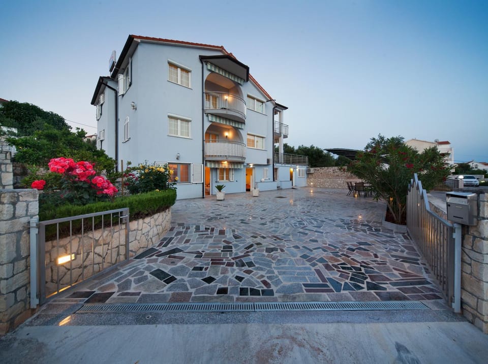 Villa Kristina Apartment in Okrug Gornji