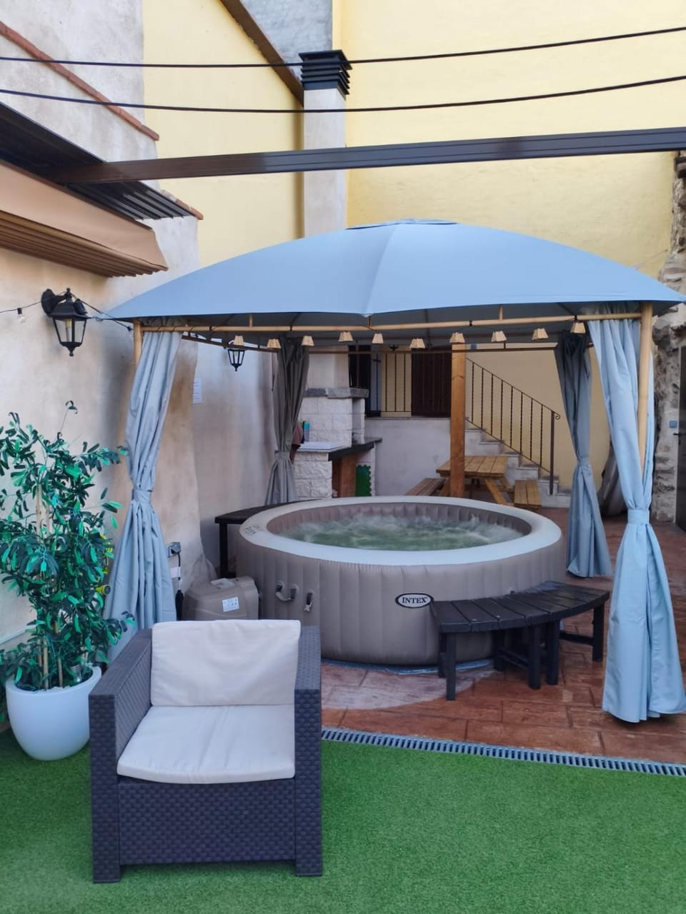 Patio, Hot Tub, Swimming pool