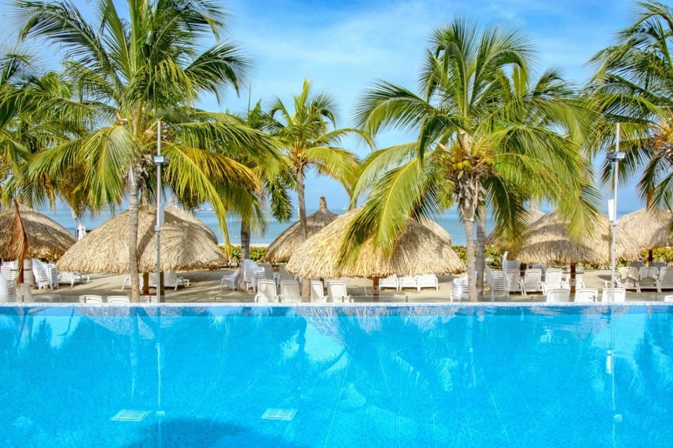 Beach, Sea view, Swimming pool, sunbed