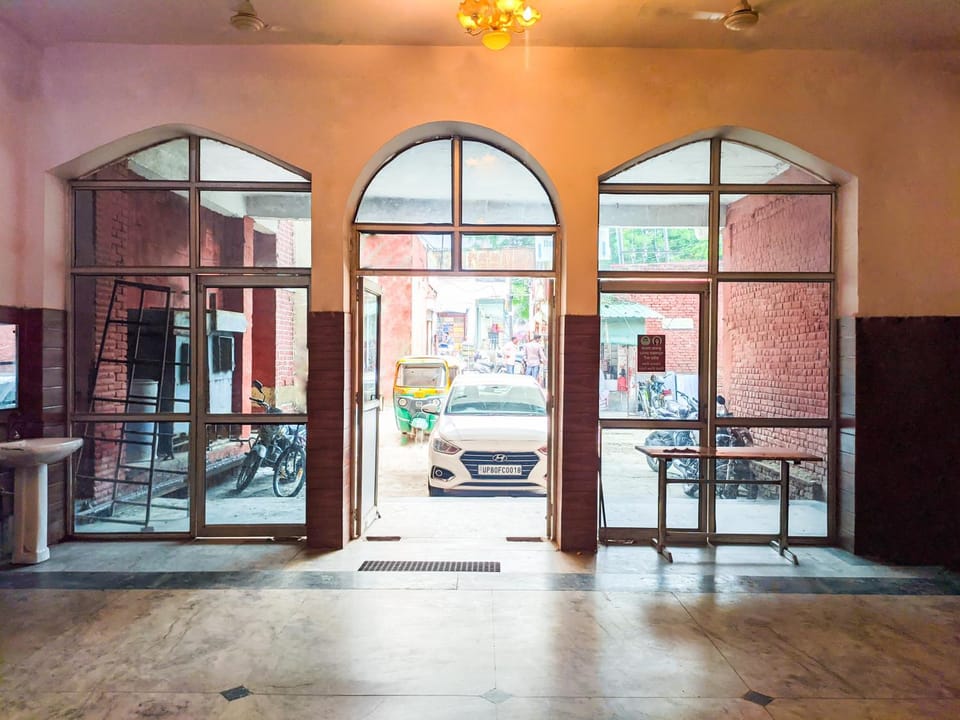 Facade/entrance