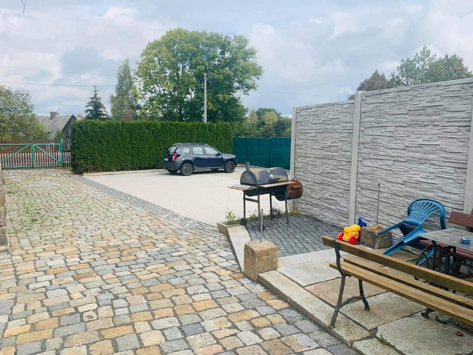 BBQ facilities, Parking