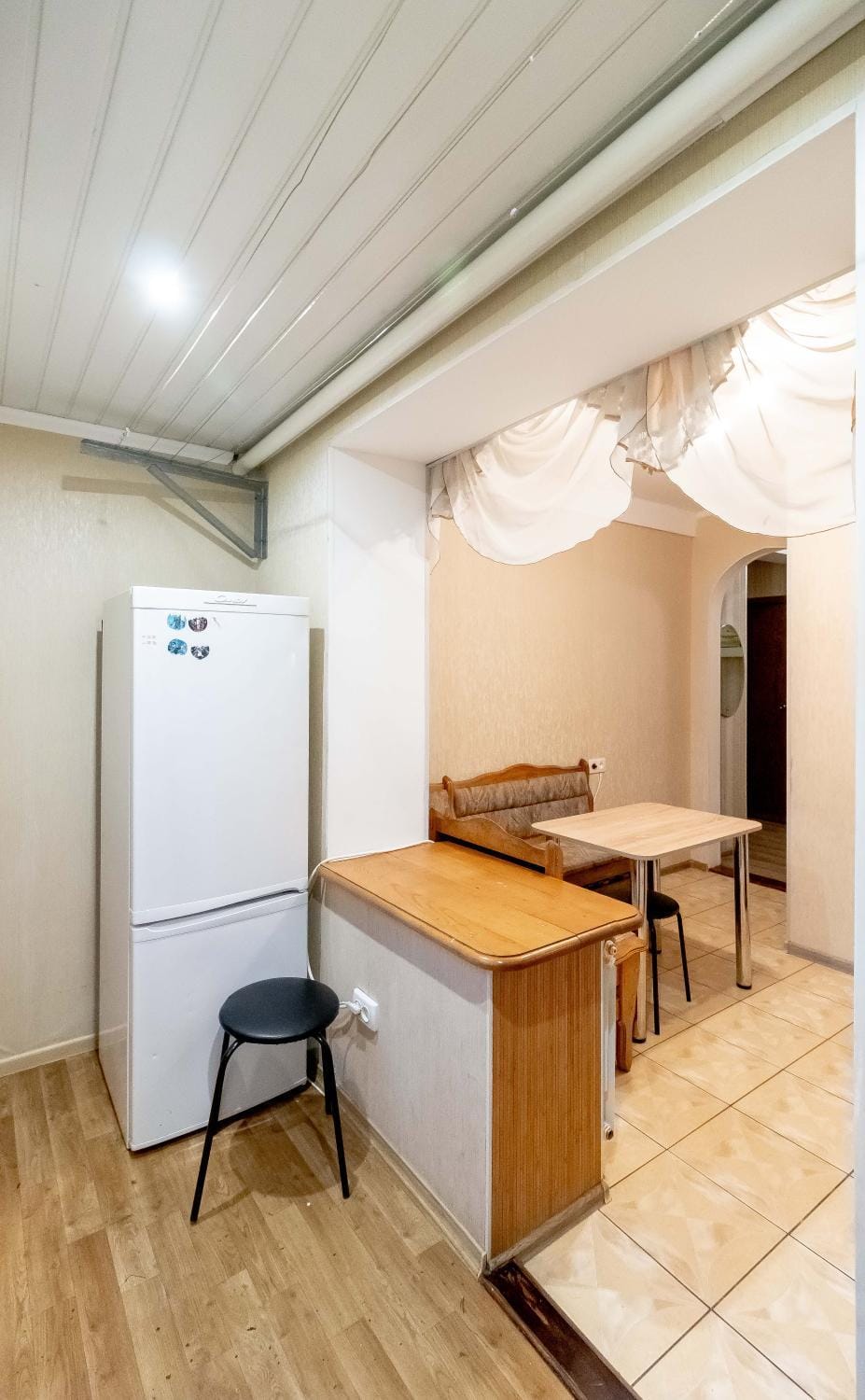 Dining area, Communal kitchen, oven, stove, dryer, kitchen