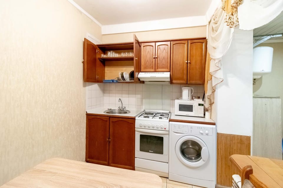 Dining area, heating, oven, stove, washing machine, kitchen