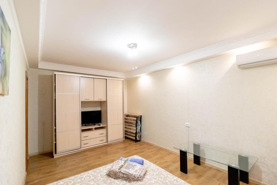 Bed, Bedroom, internet, internet, towels, wardrobe, air conditioner