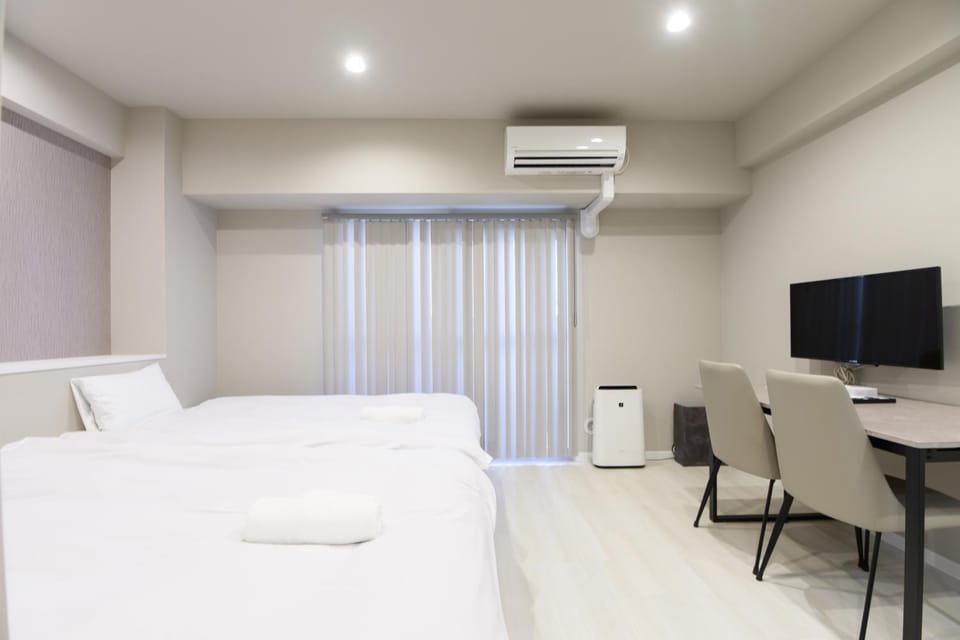 Photo of the whole room, Bedroom