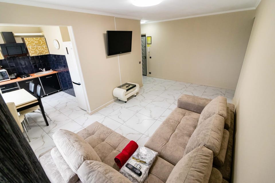 Communal lounge/ TV room, Living room, Seating area, internet, internet