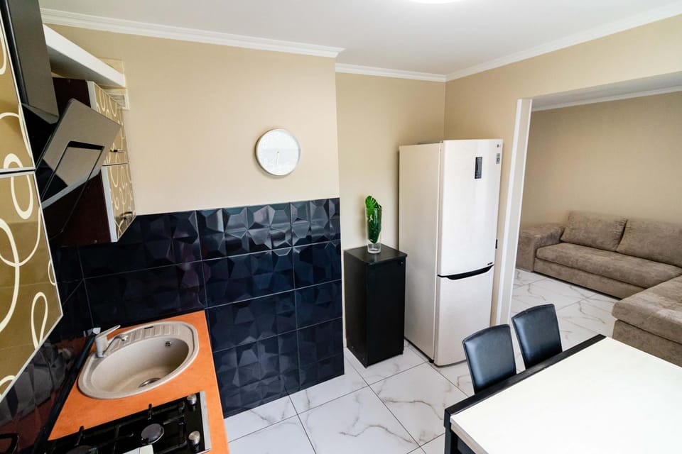 Kitchen or kitchenette, Dining area, Communal kitchen, stove, kitchen