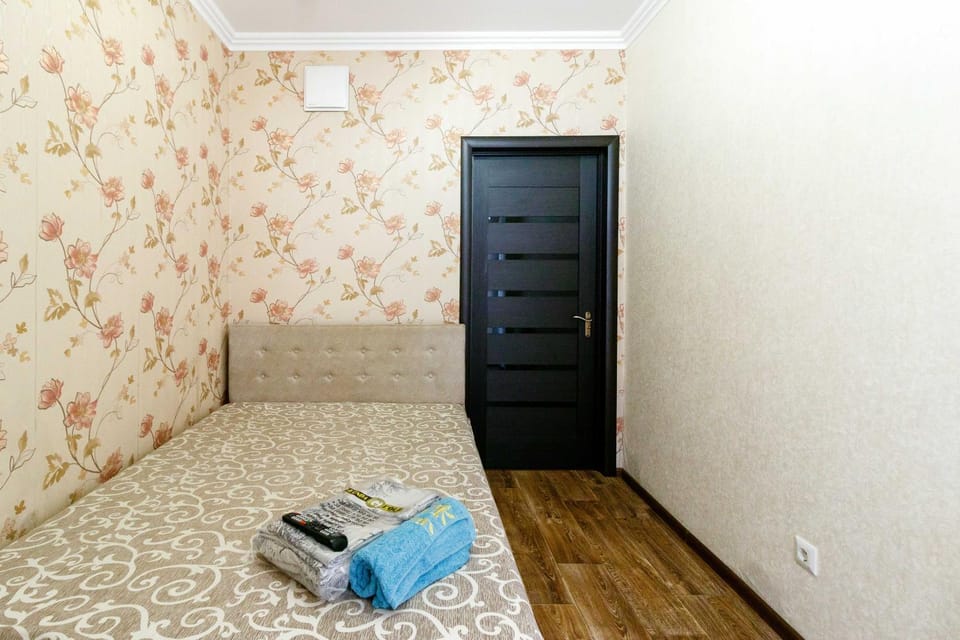 Bed, TV and multimedia, locker, locker, towels, towels