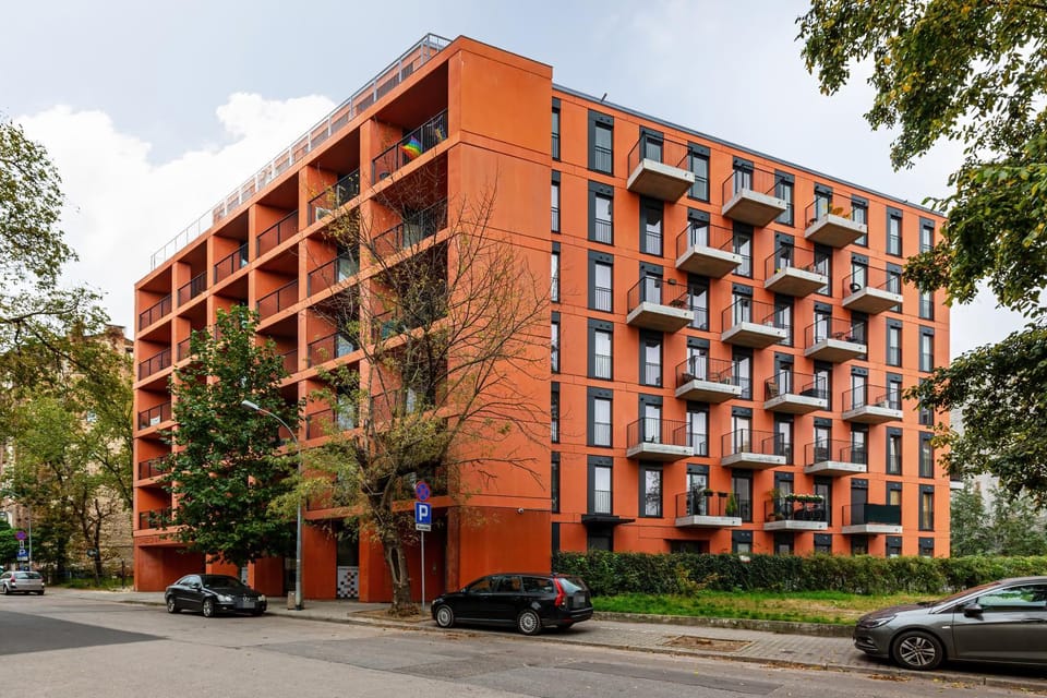 Property building, Facade/entrance, Neighbourhood, Area and facilities