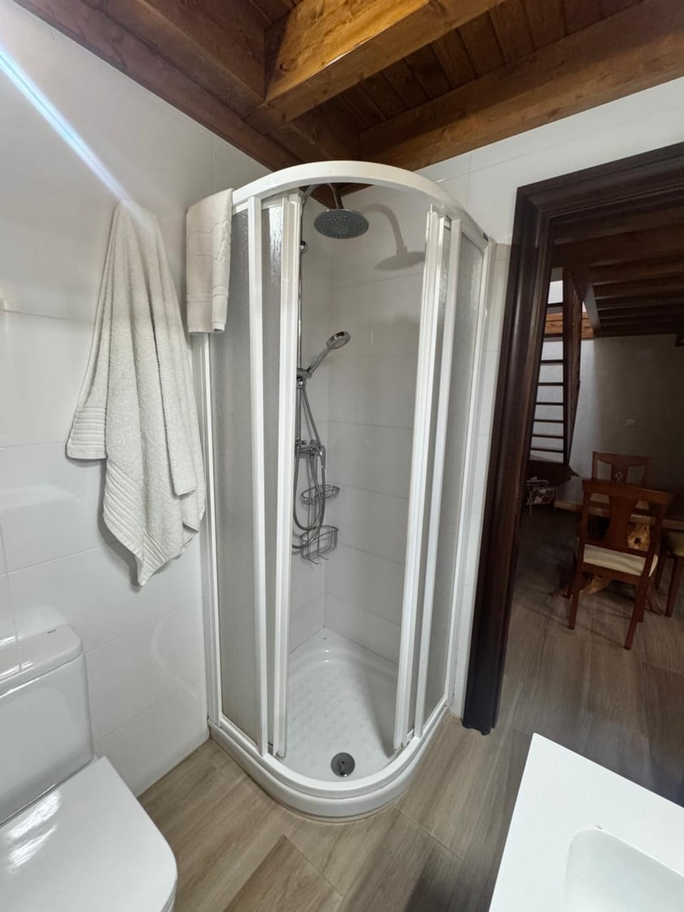 Shower, Toilet, Bathroom, towels