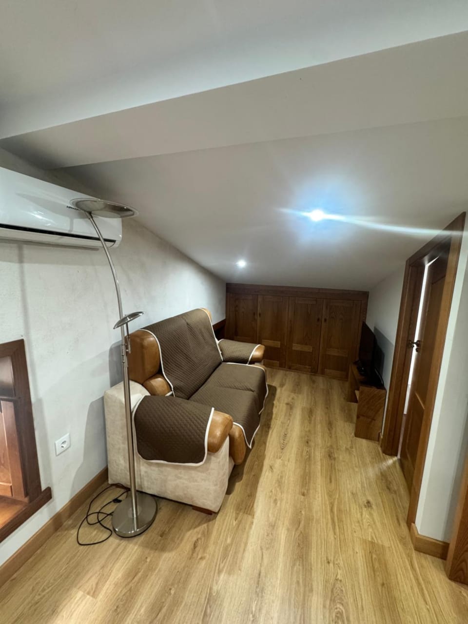 TV and multimedia, Living room, Bedroom, air conditioner