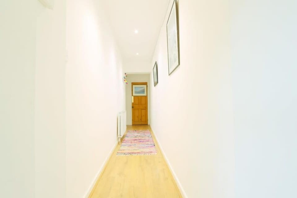Unique & Homely Suite With Own Access House in Bristol