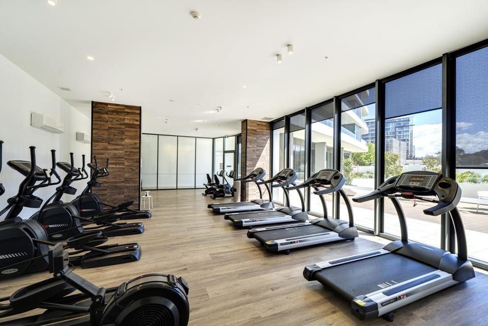 Modern 1-Bed Apartment With Parking, Pool and Gym Apartment in Canberra