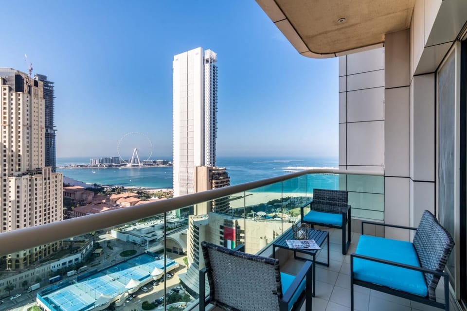 The Smart Concierge - Royal Oceanic Apartment in Dubai