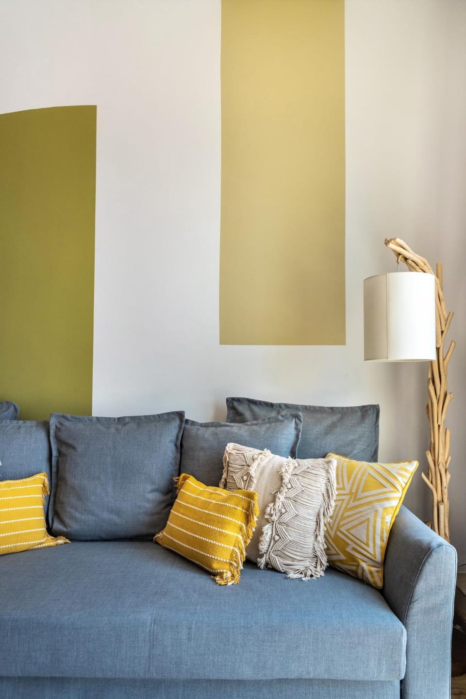 The Smart Concierge - Royal Oceanic Apartment in Dubai