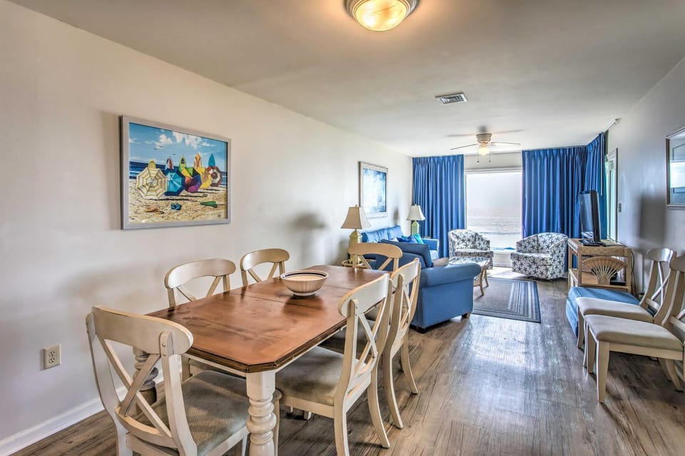 Beach & Boardwalk Access: North Myrtle Beach Condo House in North Myrtle Beach