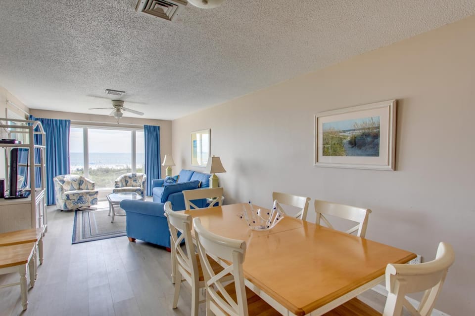 Oceanfront North Myrtle Beach Condo w/ Patio! House in North Myrtle Beach