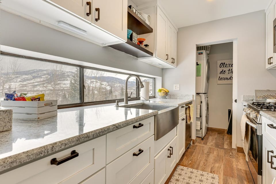Ski, Shred & Tube: Mtn-View Condo in Silverthrone! House in Wildernest