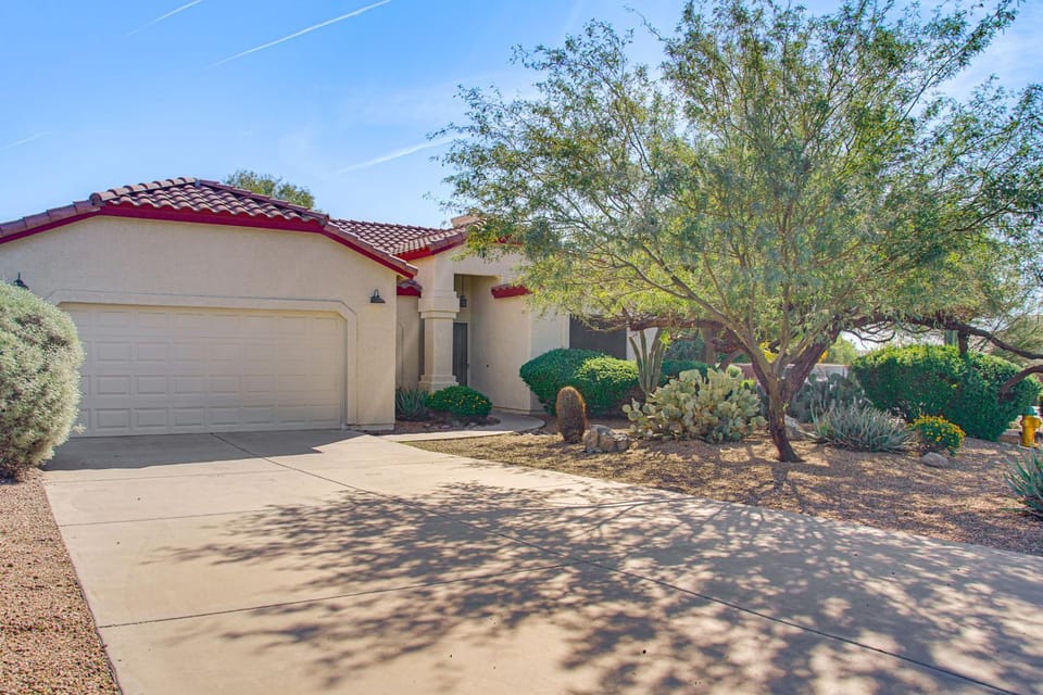 Pet-Friendly Snowbird Haven w/ Pool in Gold Canyon House in Gold Canyon