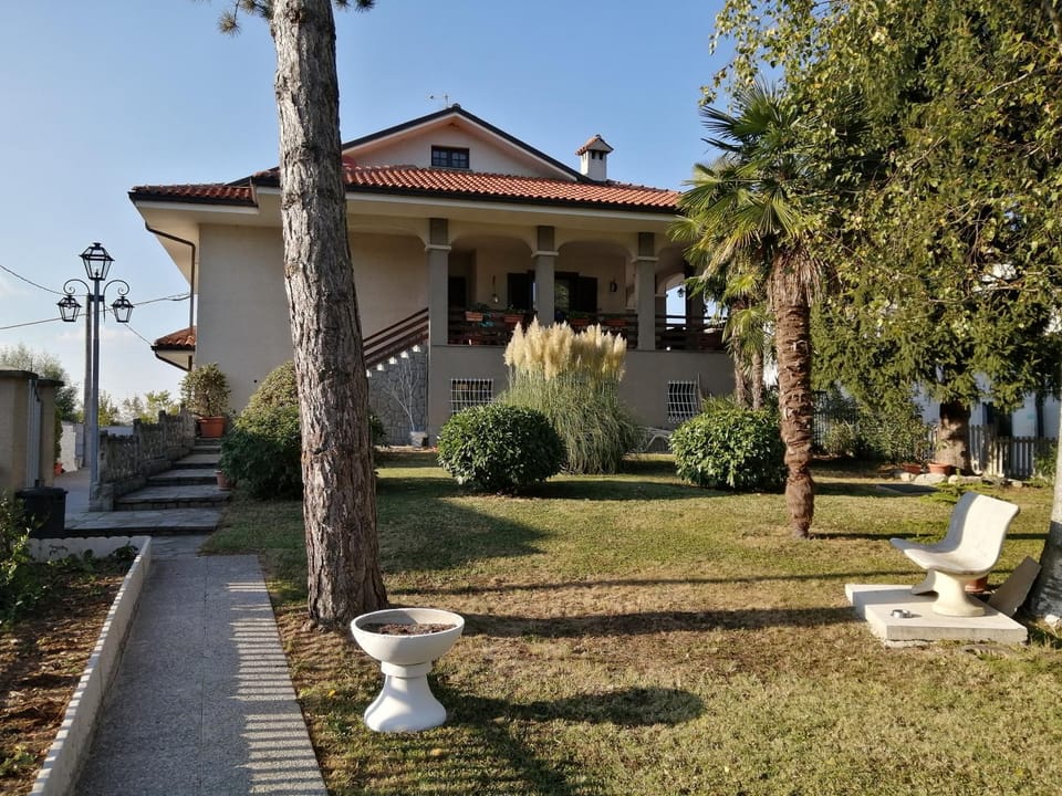 Patio, Garden, Balcony/Terrace