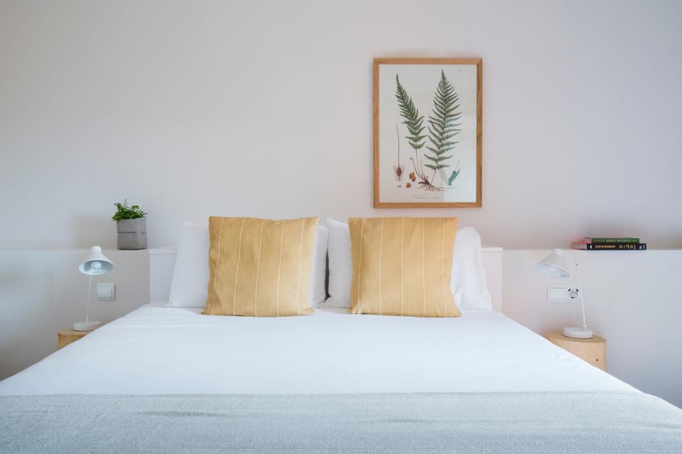 Bed, Decorative detail, Bedroom