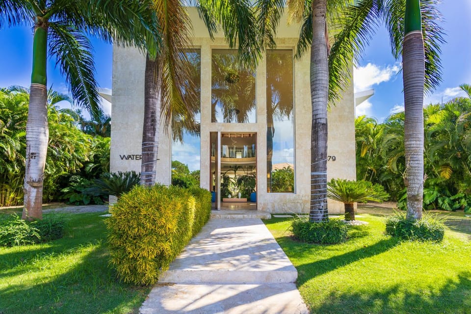 Facade/entrance, Garden, Garden view
