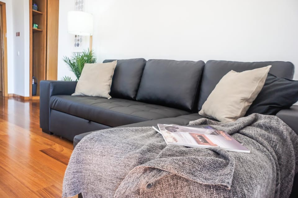 TV and multimedia, Living room, Decorative detail, Seating area