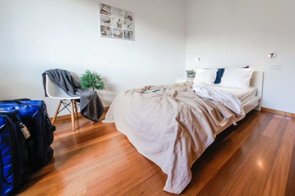 Photo of the whole room, Decorative detail, Bedroom