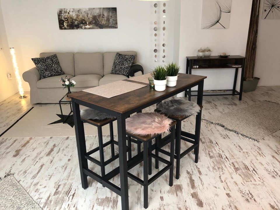 Living room, Dining area