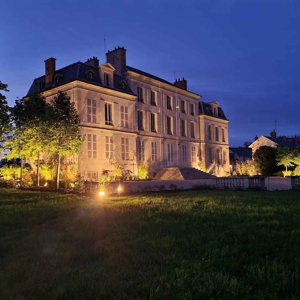 Château du Rollin Orléans - La Chapelle St Mesmin Hotel in Centre-Val de Loire