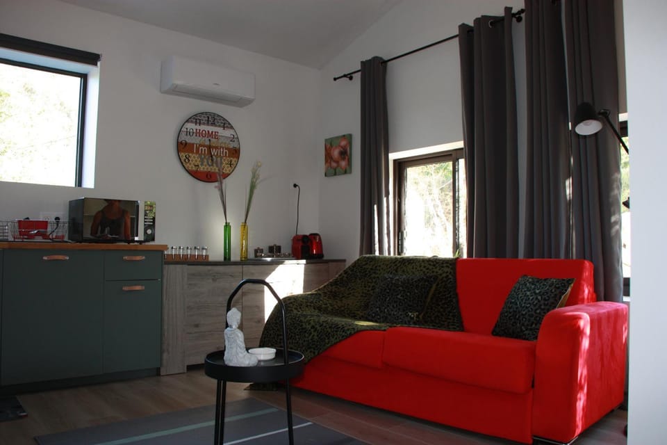 Logis au milieu des pins House in Le Puy-Sainte-Réparade