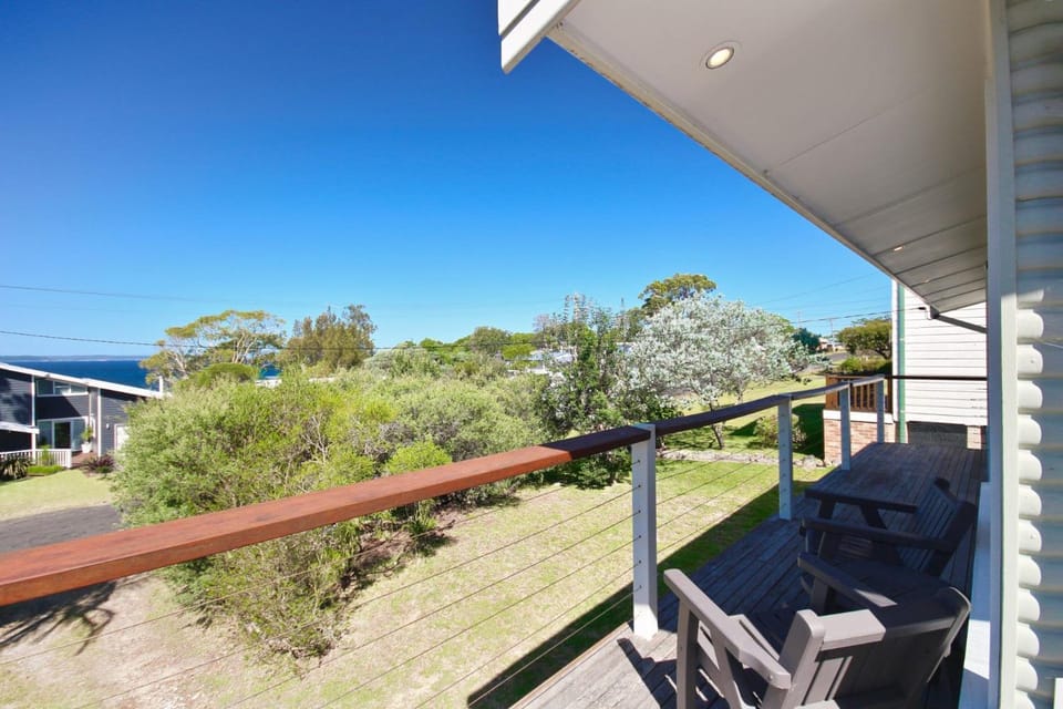 Acacia Cottage at Hyams Beach House in Vincentia