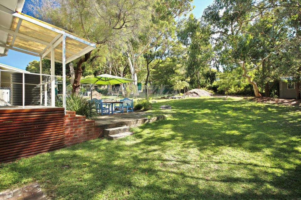 Acacia Cottage at Hyams Beach House in Vincentia