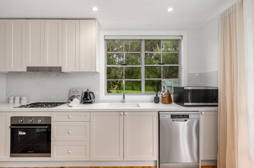 Orchard Cottage Alpine Southern Highlands House in Alpine