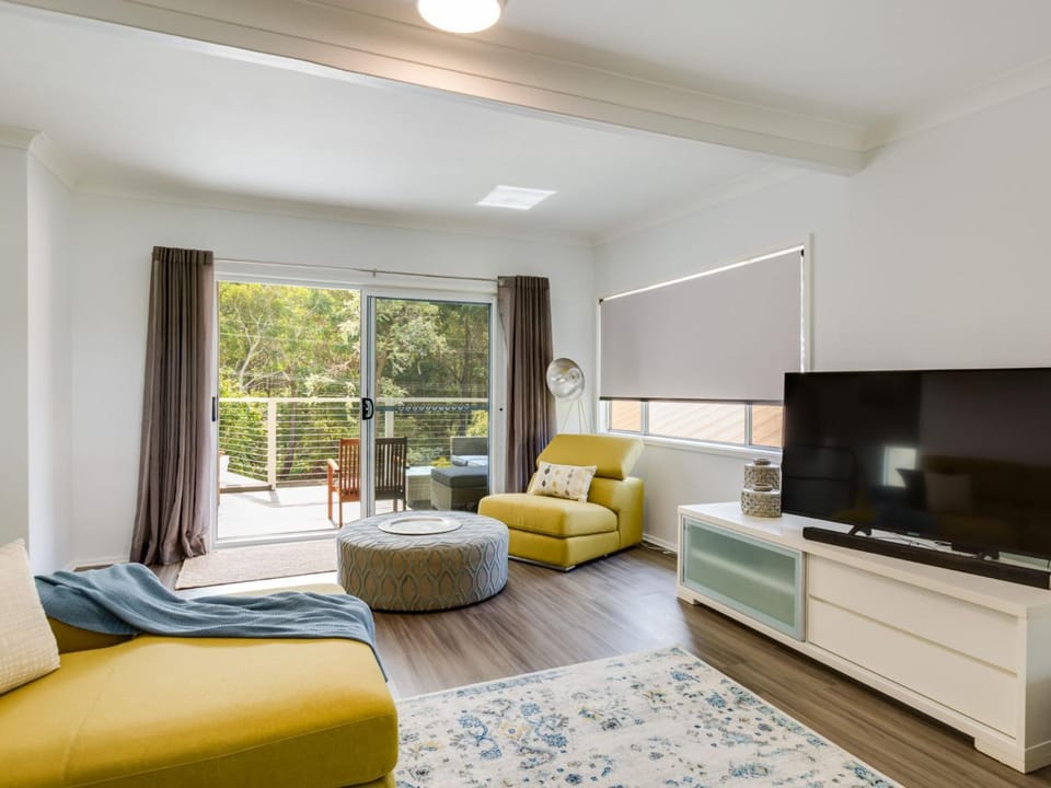 Bay Breeze at Blenheim Beach Vincentia House in Vincentia