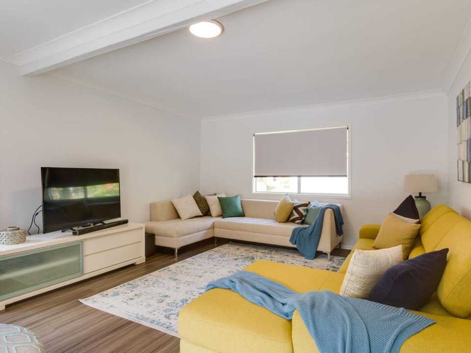 Bay Breeze at Blenheim Beach Vincentia House in Vincentia