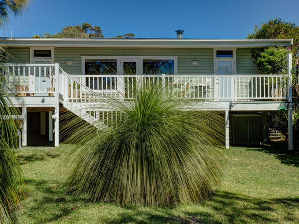 Calypsos Cottage at Hyams Beach House in Vincentia