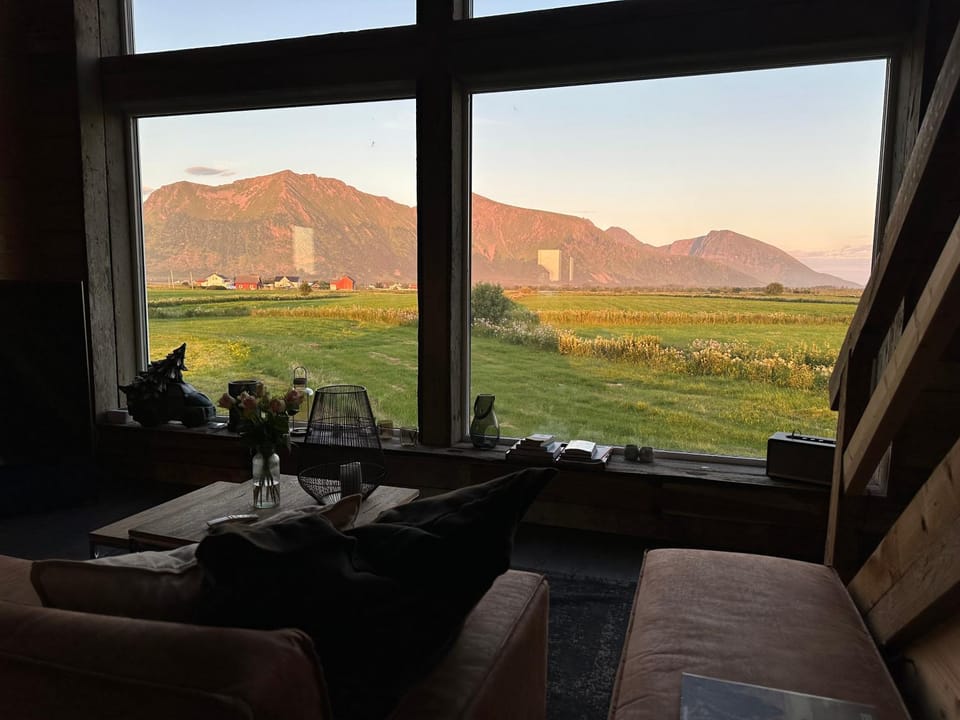 Communal lounge/ TV room, View (from property/room), Living room, Garden view