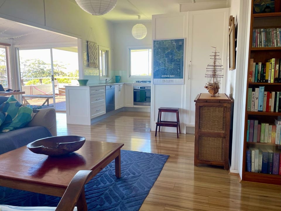 Unwind at Hyams Beach House in Vincentia