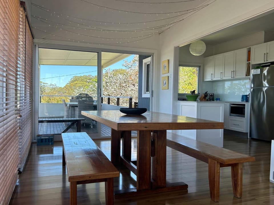 Unwind at Hyams Beach House in Vincentia
