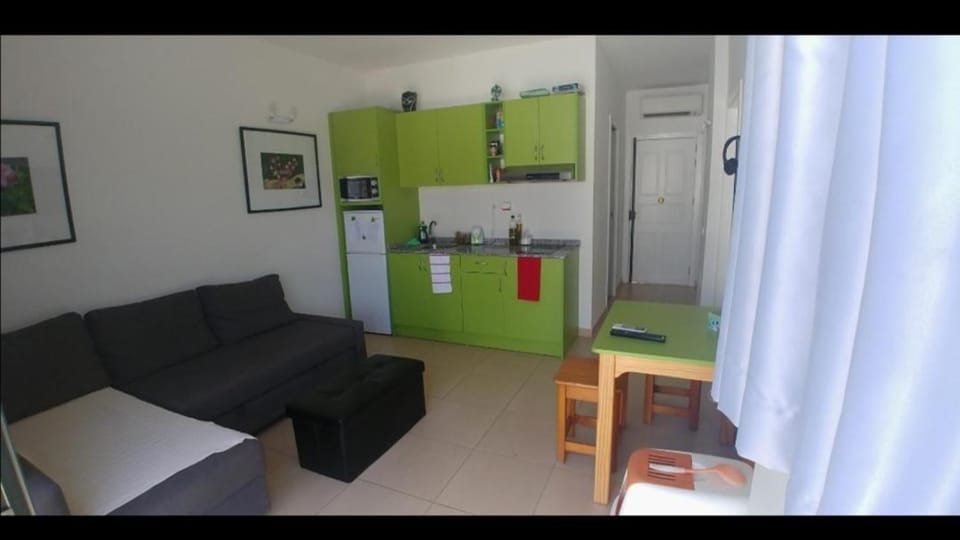 Private ROOM & Sunny terrace Vacation rental in Maspalomas