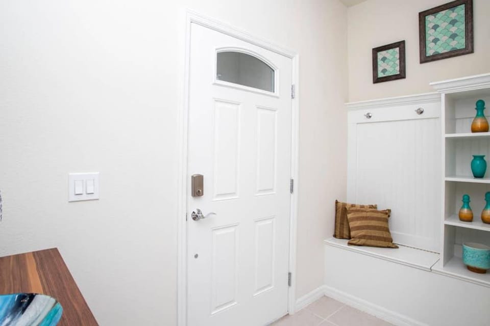 8936 New Listing Stunning New house Windsor Westside House in Four Corners